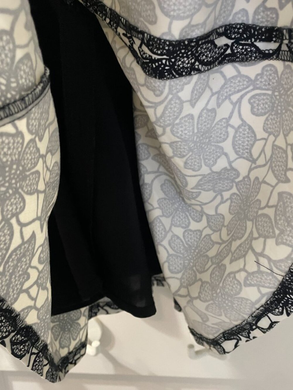 Under Skies Black and White Floral Mini Lined dress Size S - Picture 8 of 8